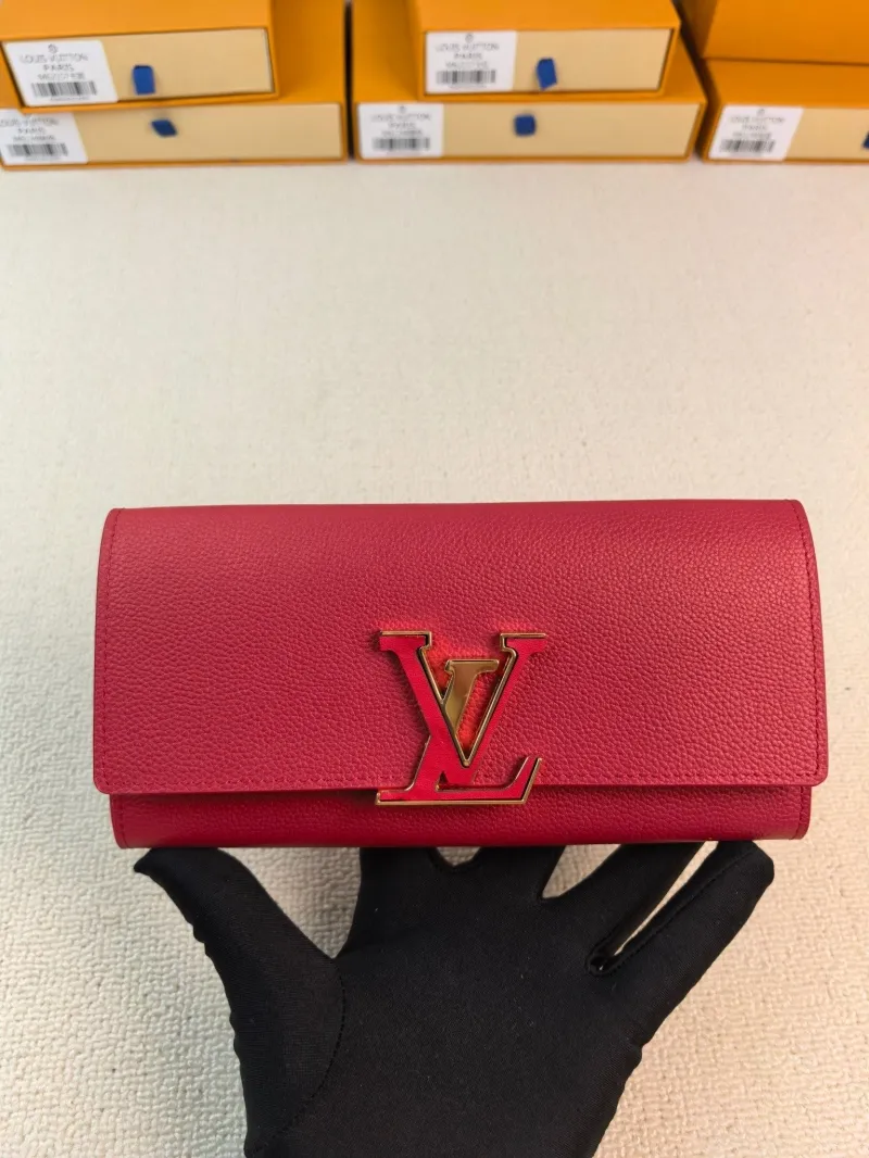 LV Wallets-94