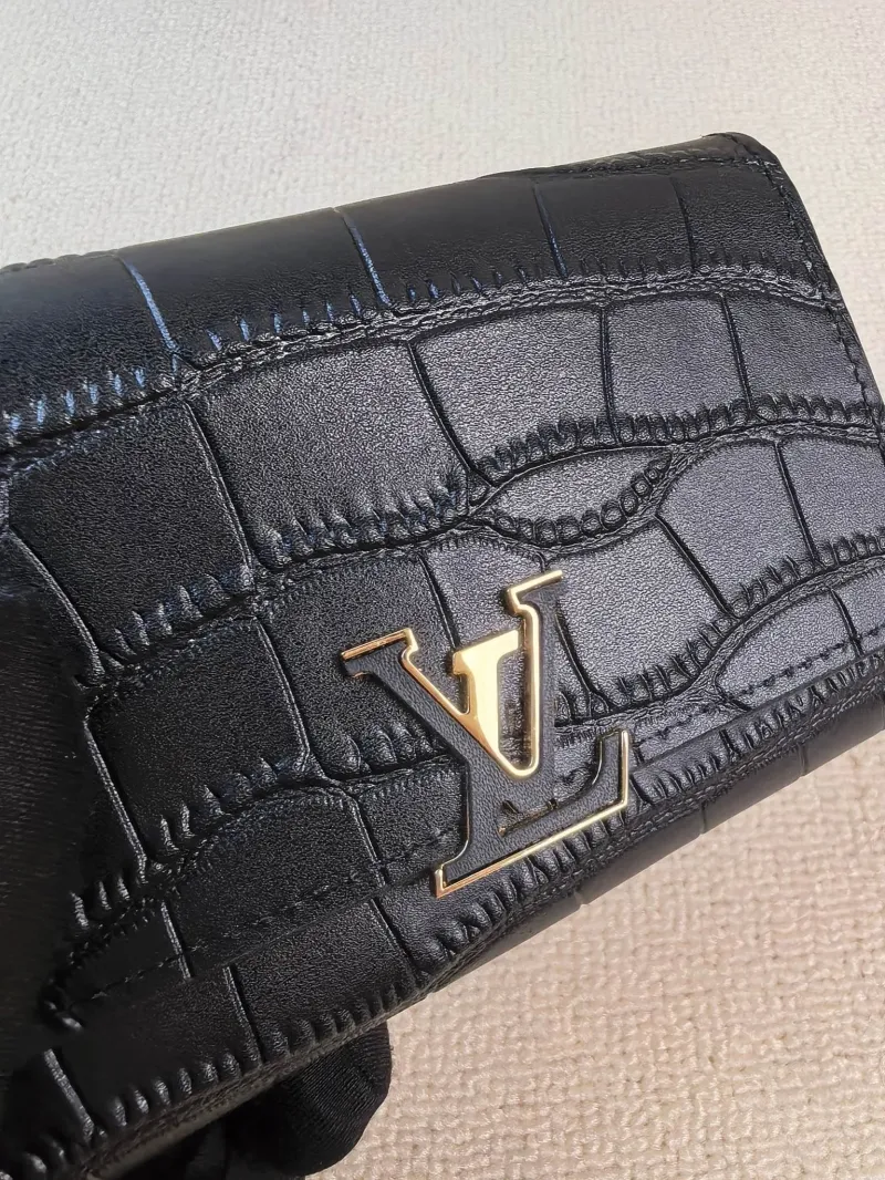 LV Wallets-95 - Image 8