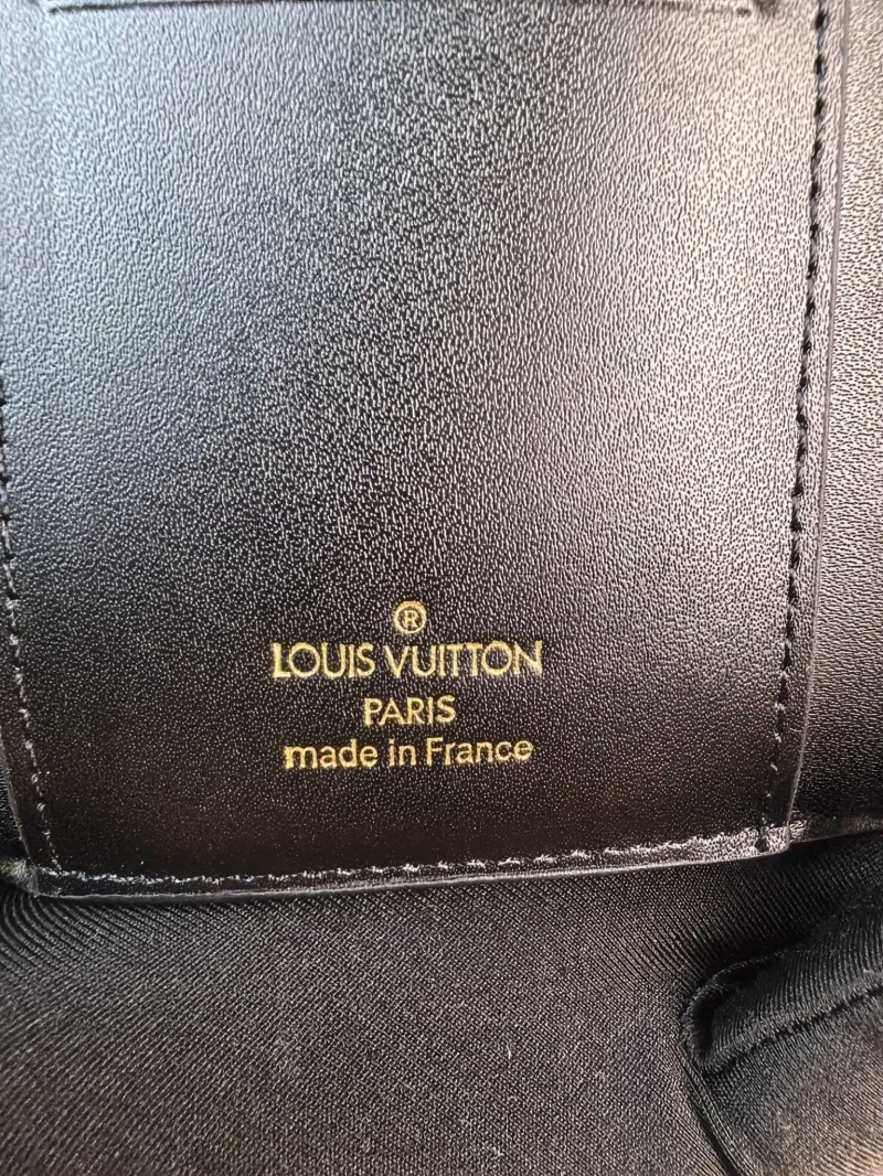 LV Wallets-95 - Image 9