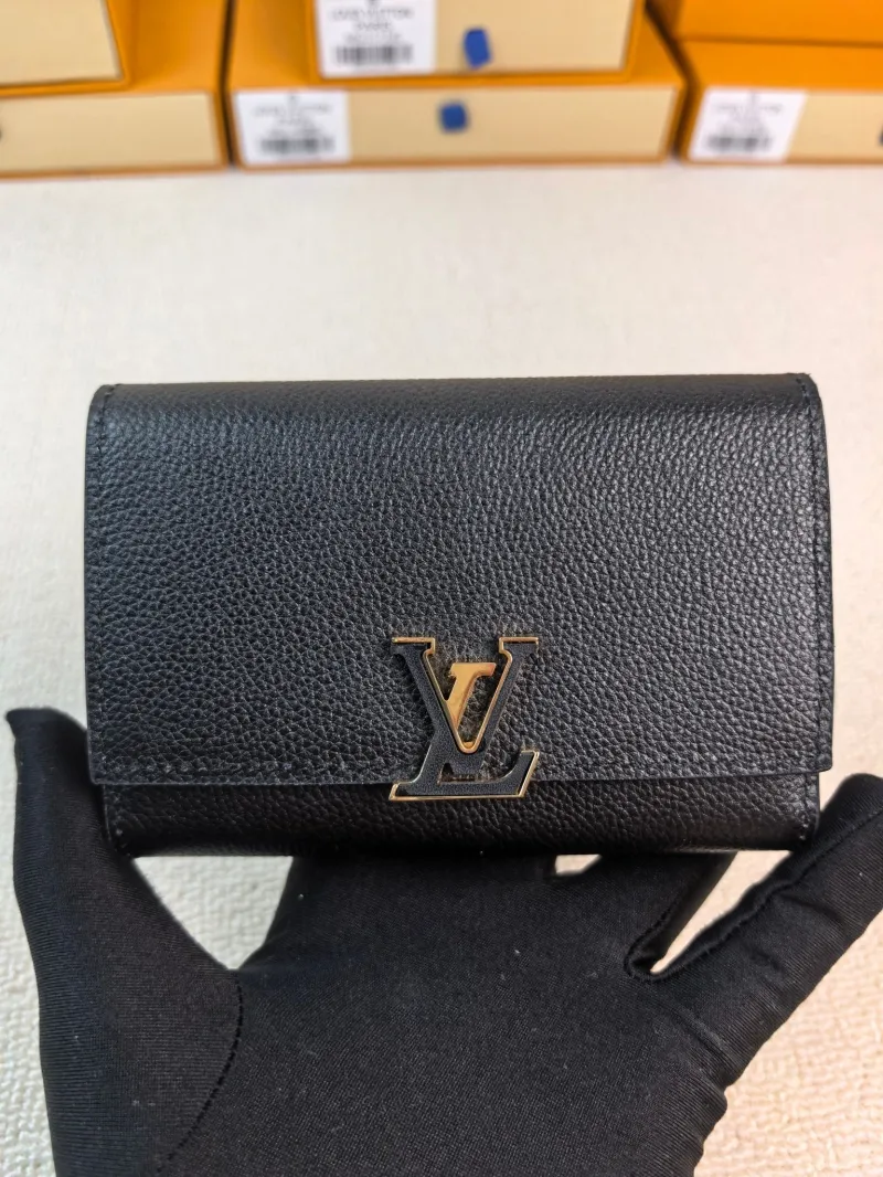 LV Wallets-96