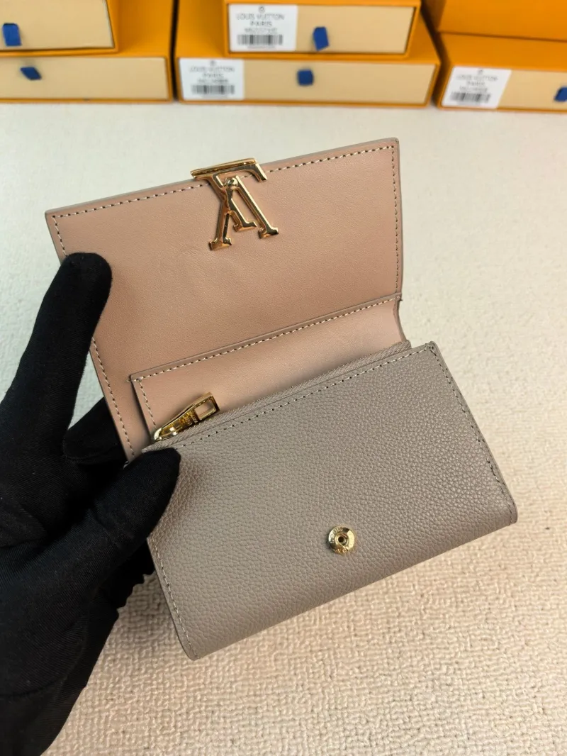 LV Wallets-98 - Image 3