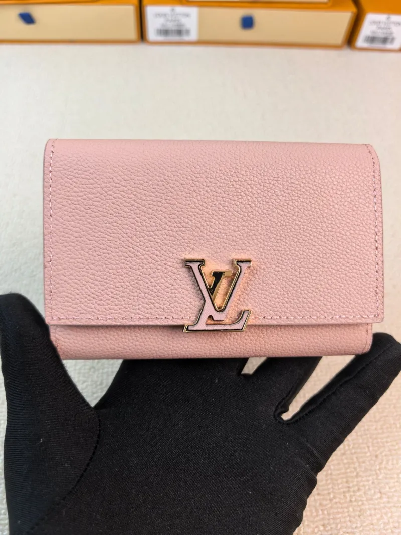 LV Wallets-100