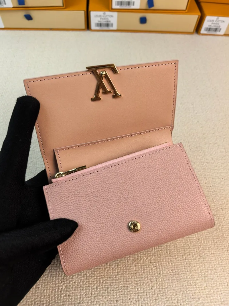 LV Wallets-100 - Image 3