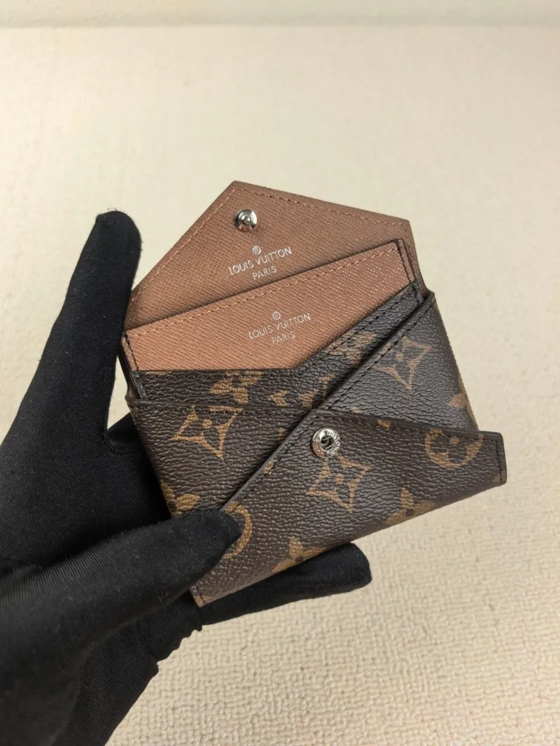 LV Wallets-101 - Image 3