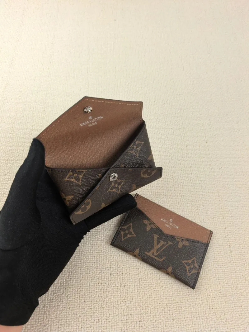 LV Wallets-101 - Image 4