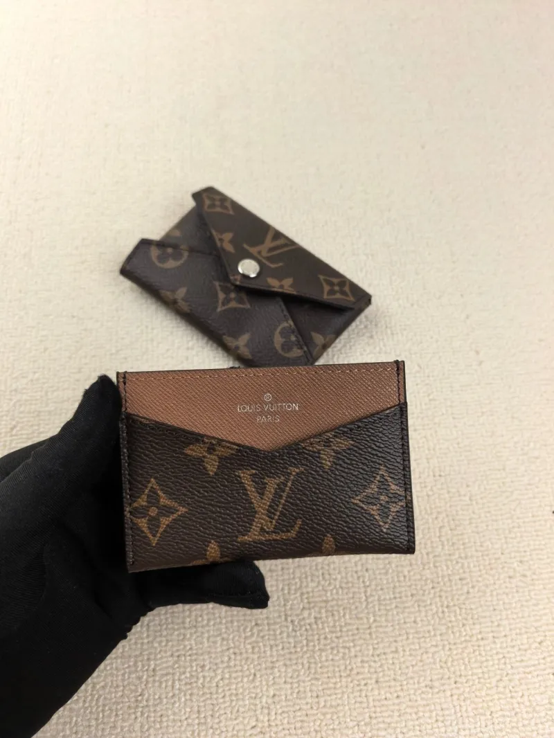 LV Wallets-101 - Image 6