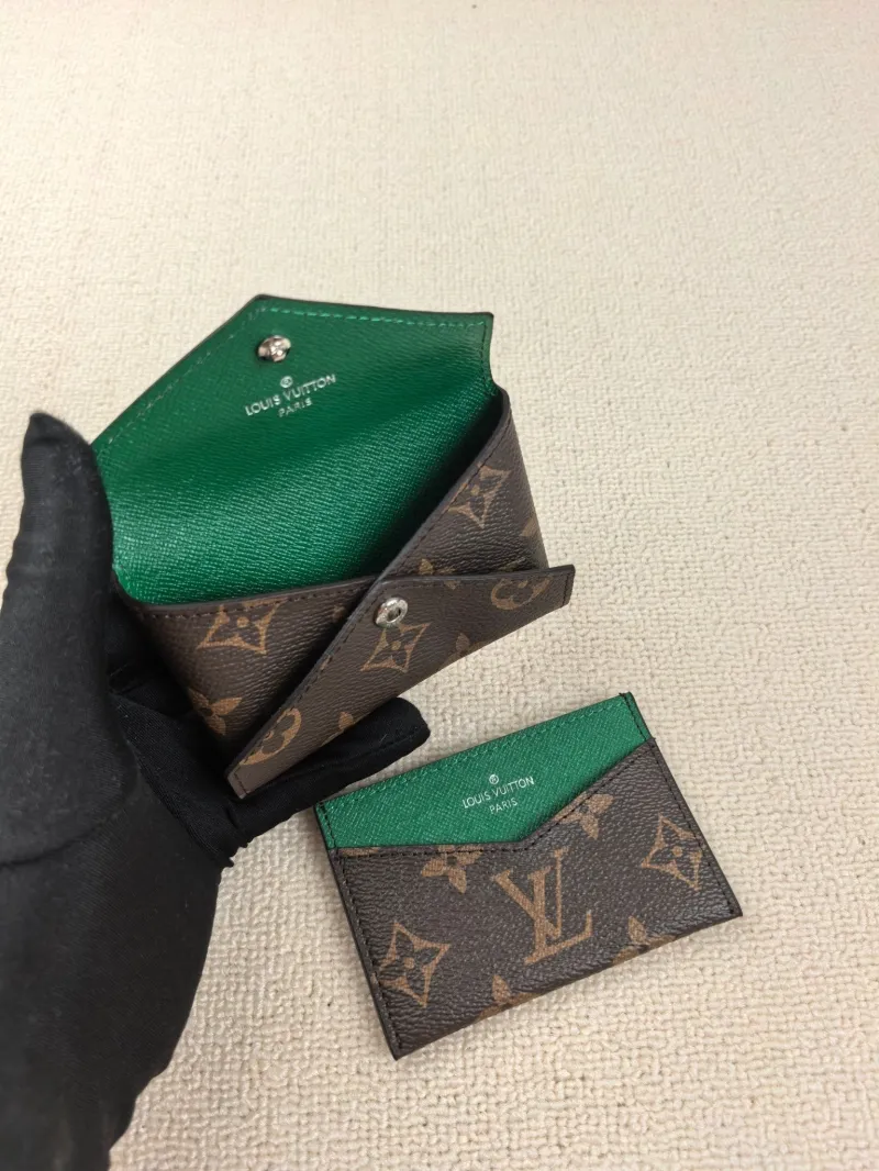 LV Wallets-105 - Image 4