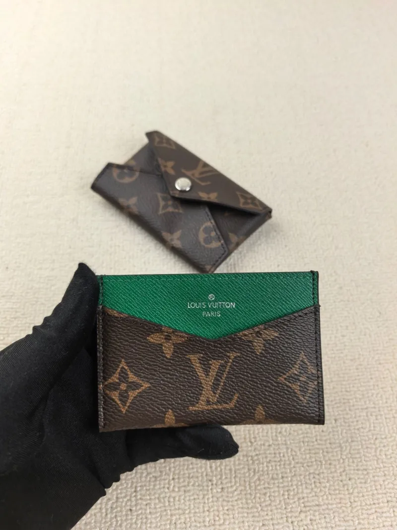 LV Wallets-105 - Image 5