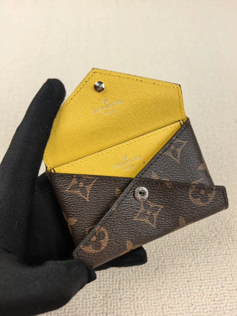 LV Wallets-106 - Image 3
