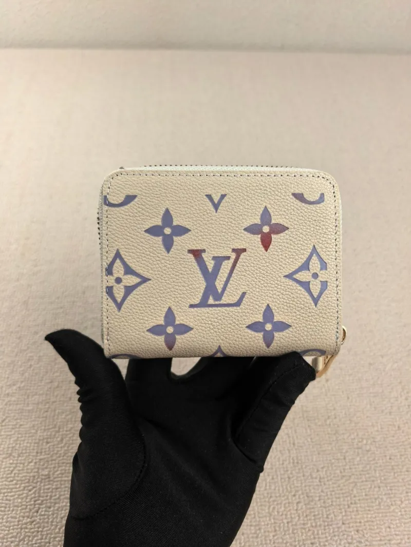 LV Wallets-126