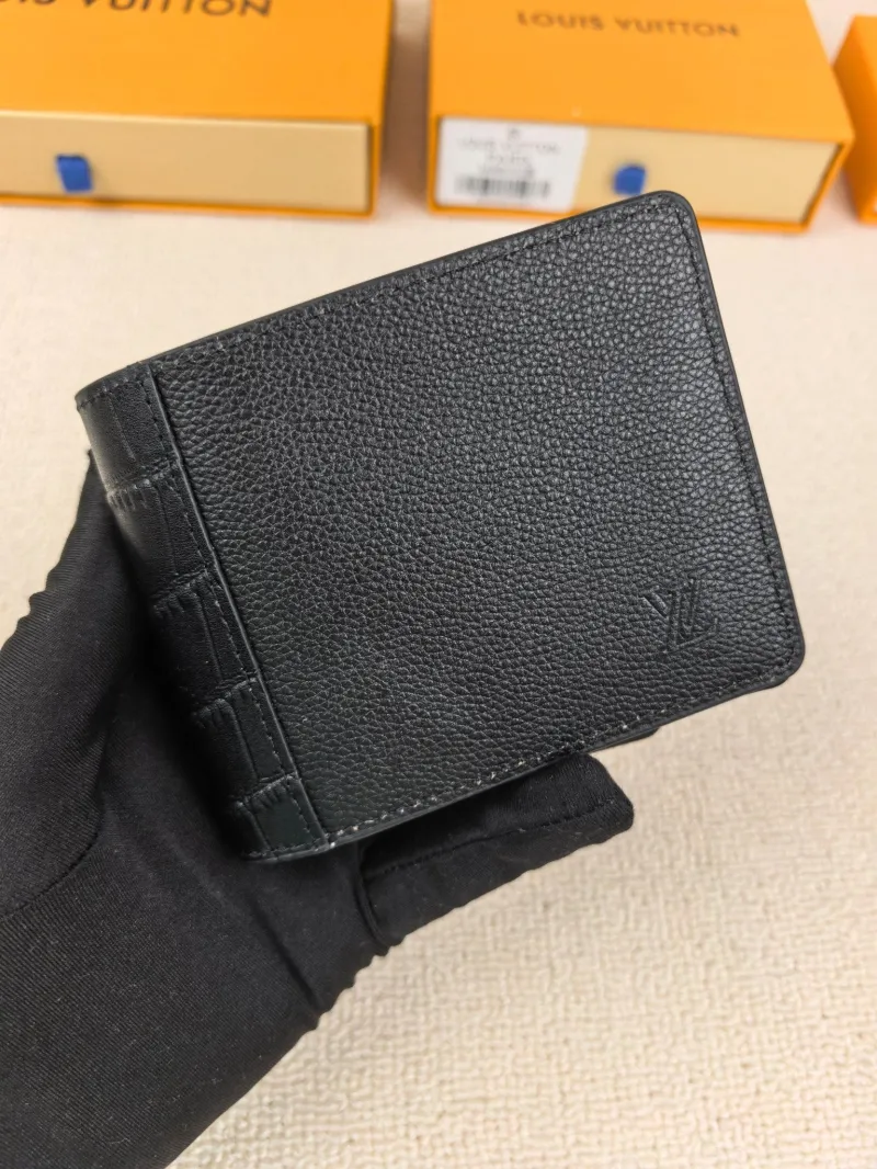LV Wallets-130