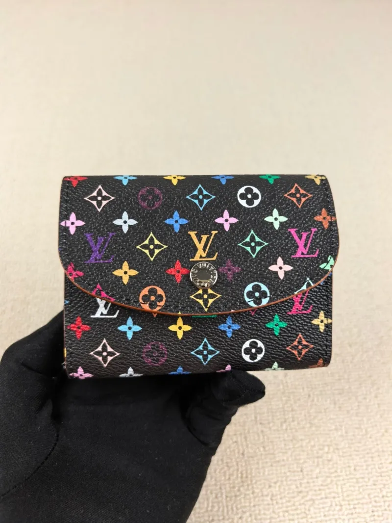 LV Wallets-131