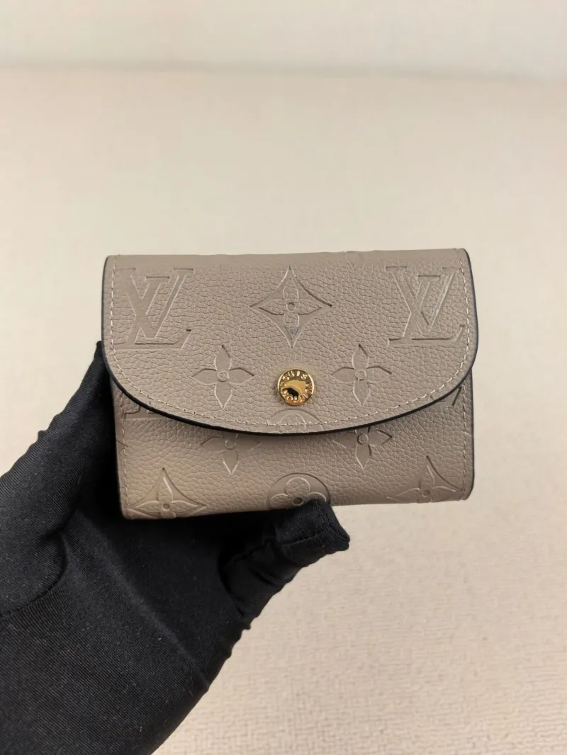 LV Wallets-134