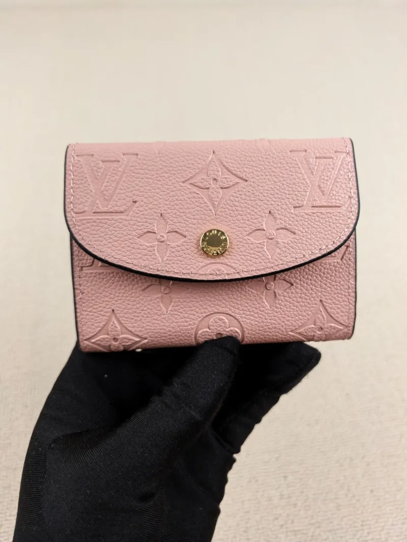 LV Wallets-138