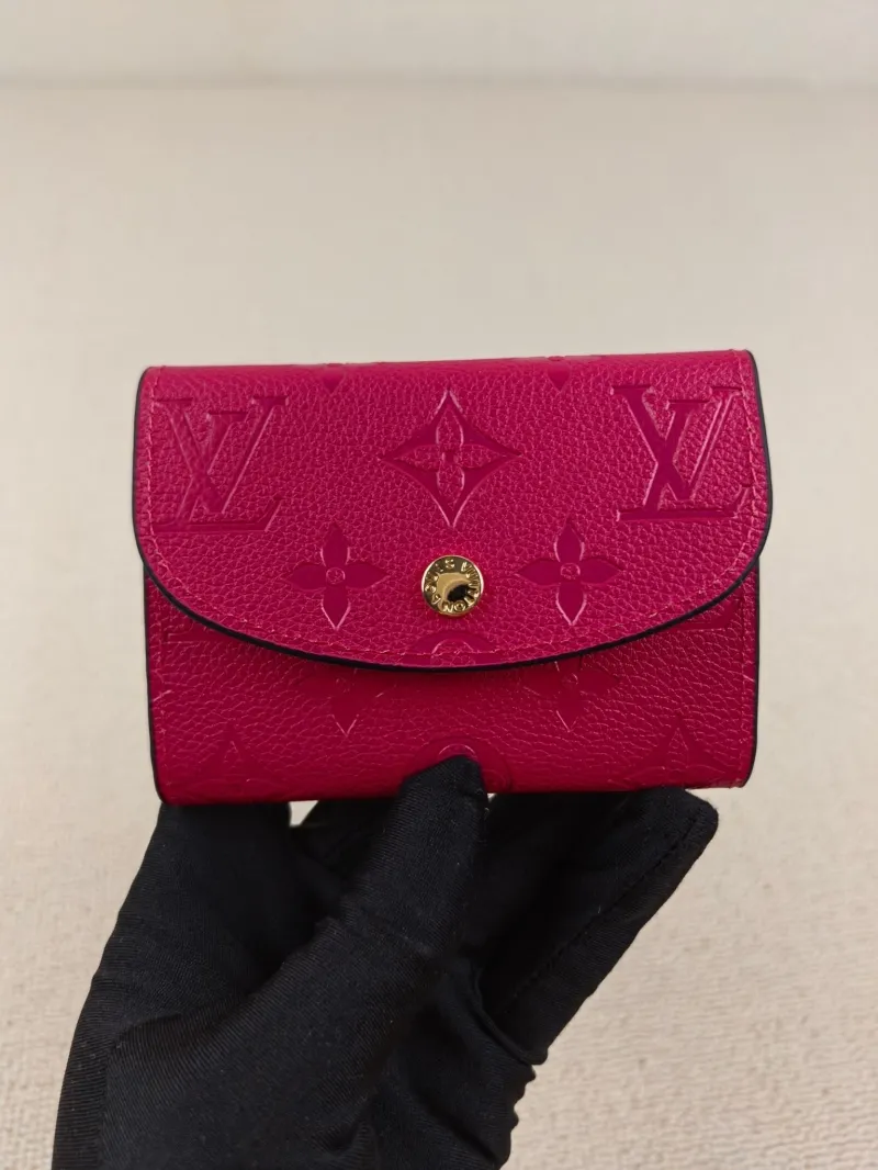 LV Wallets-139