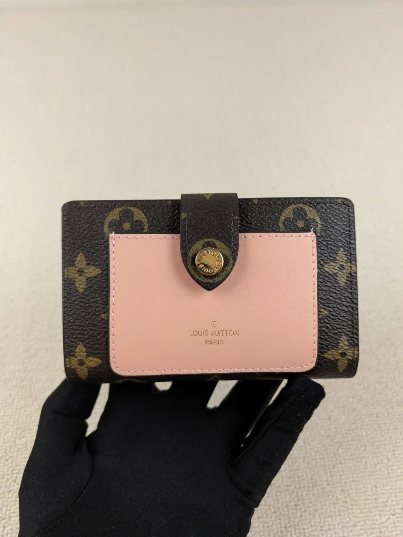 LV Wallets-142
