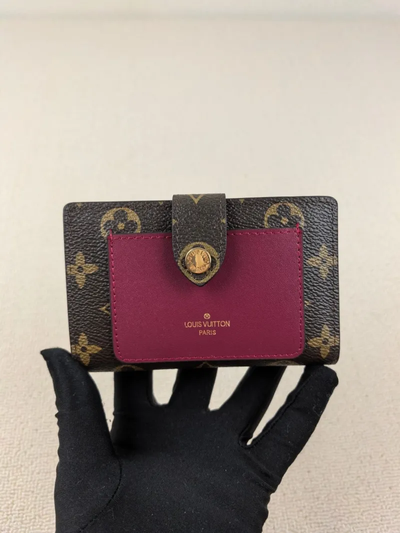 LV Wallets-143