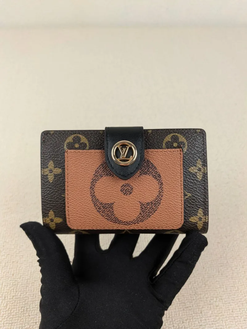 LV Wallets-144