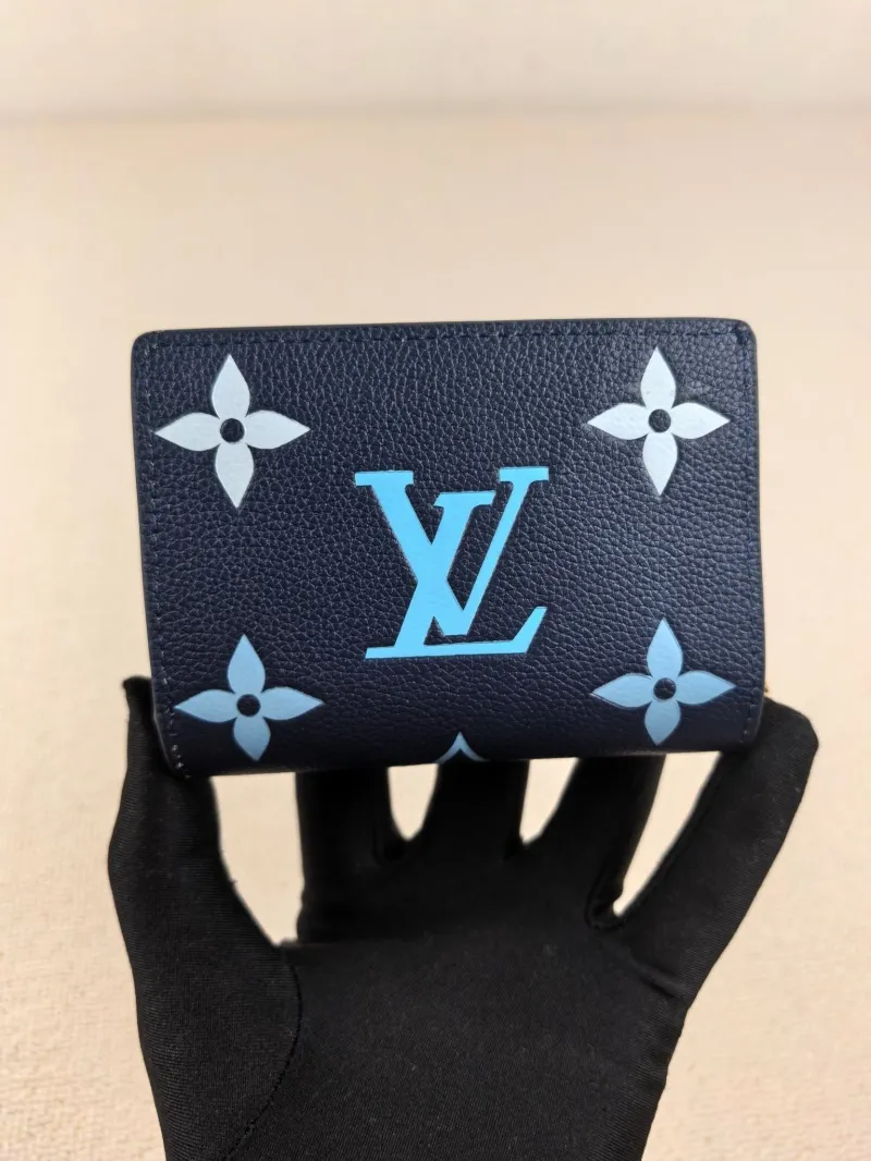 LV Wallets-146