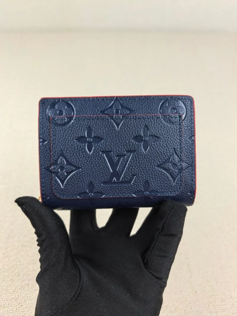 LV Wallets-147