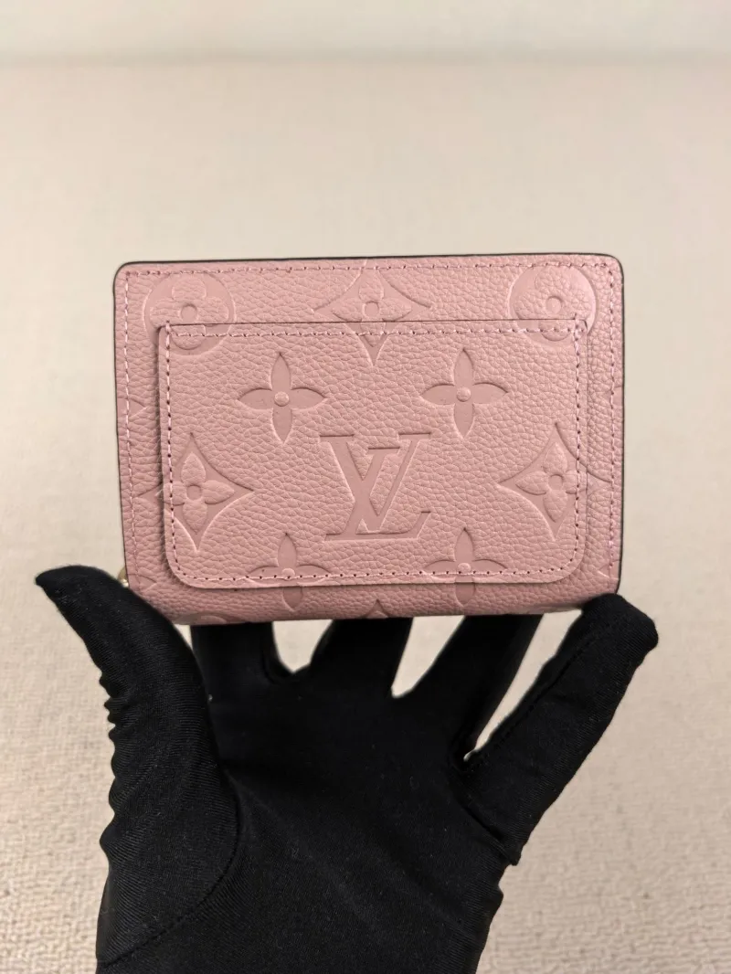 LV Wallets-149