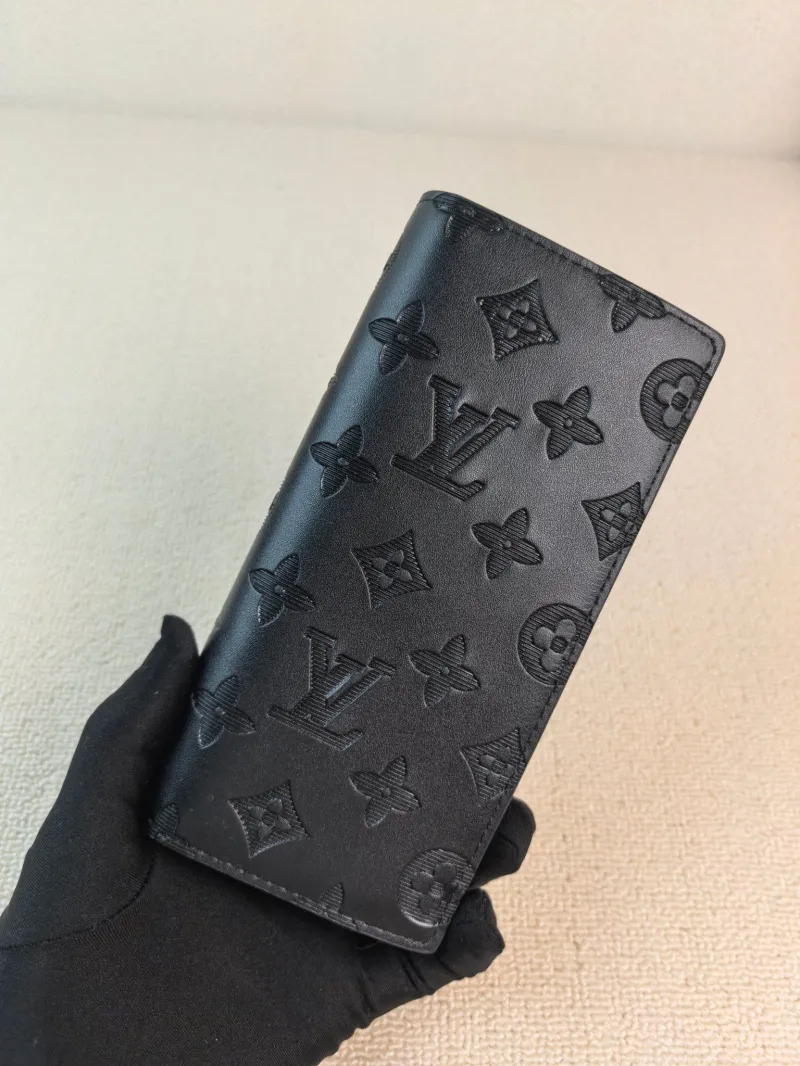 LV Wallets-154