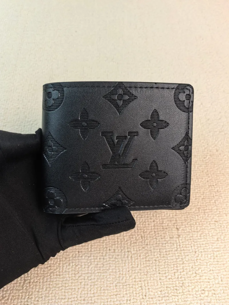 LV Wallets-155
