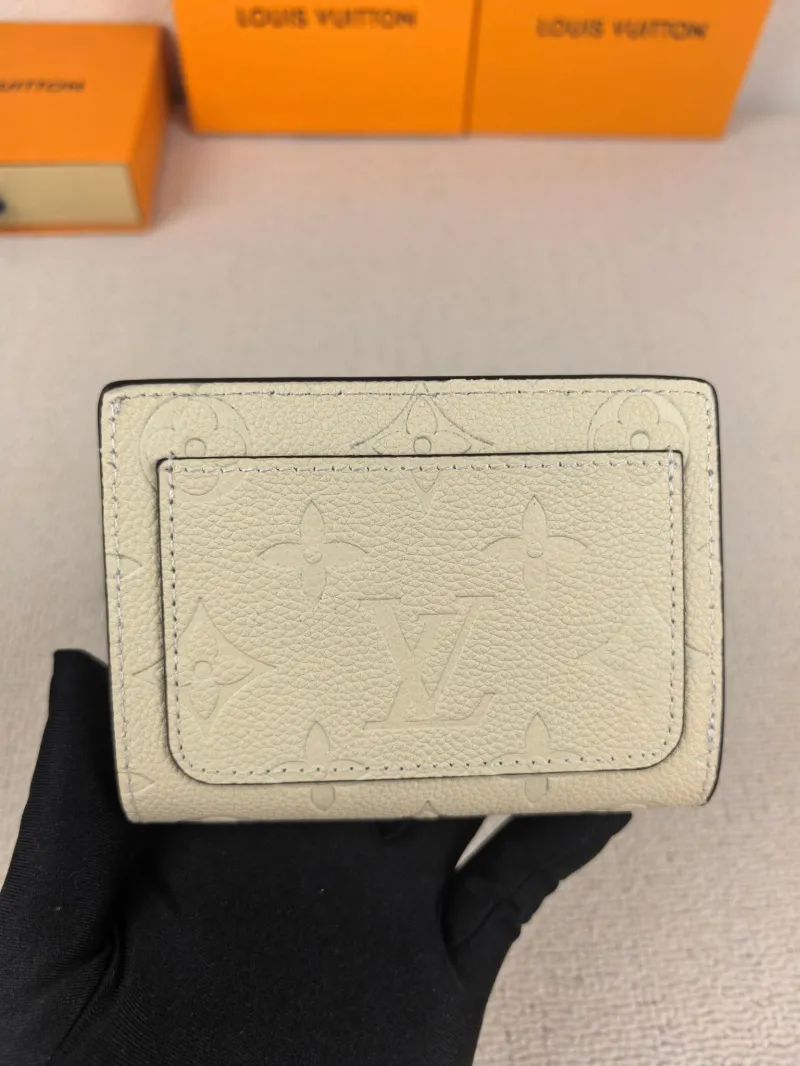 LV Wallets-160