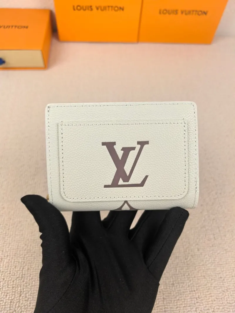 LV Wallets-161