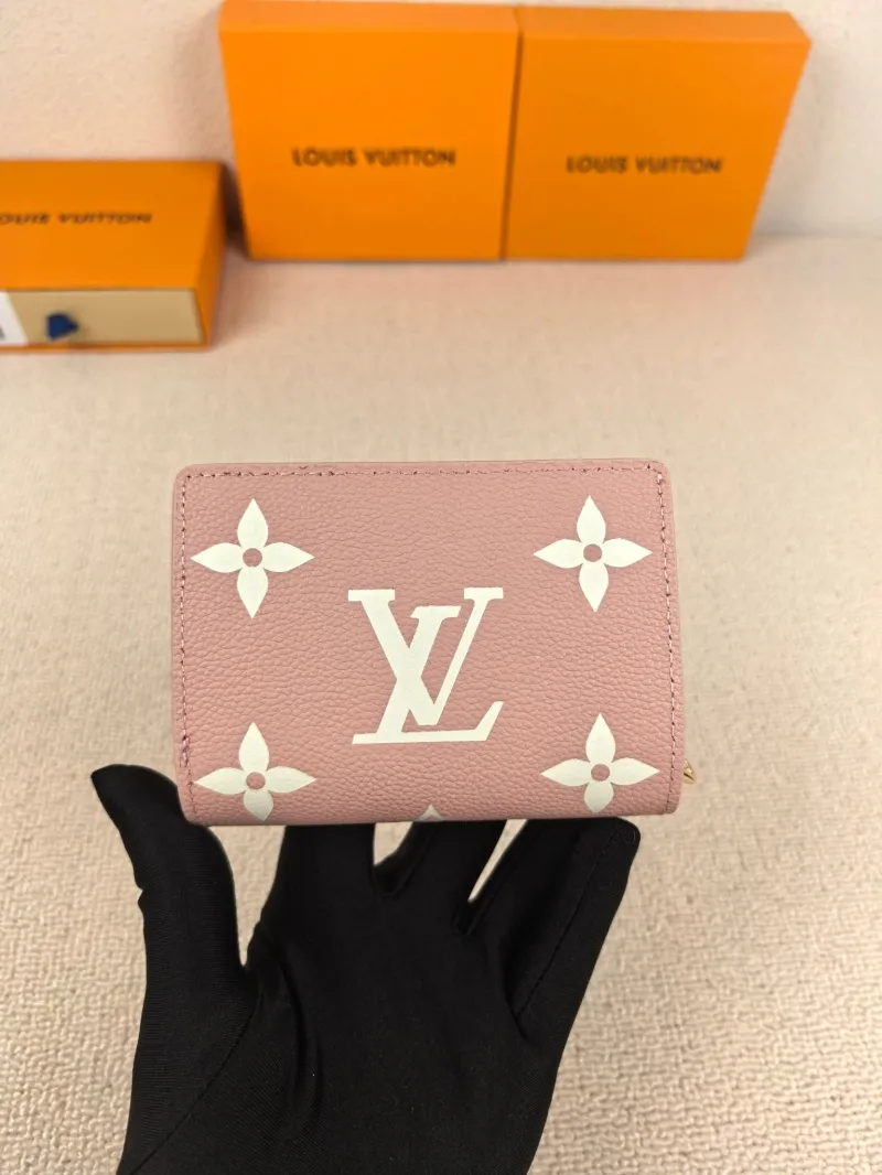 LV Wallets-162