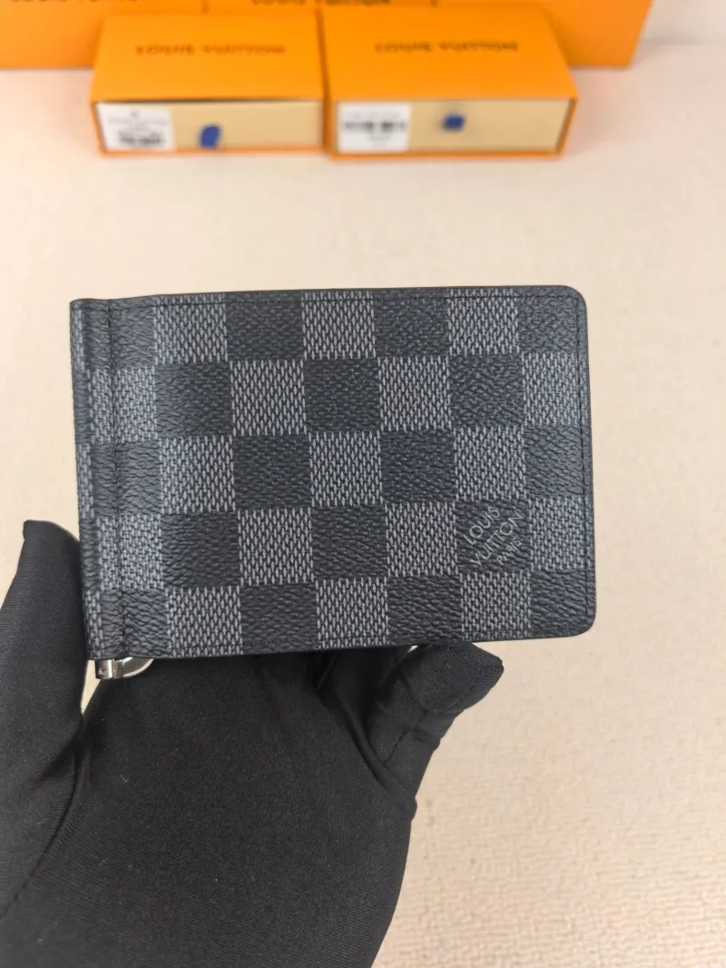 LV Wallets-165