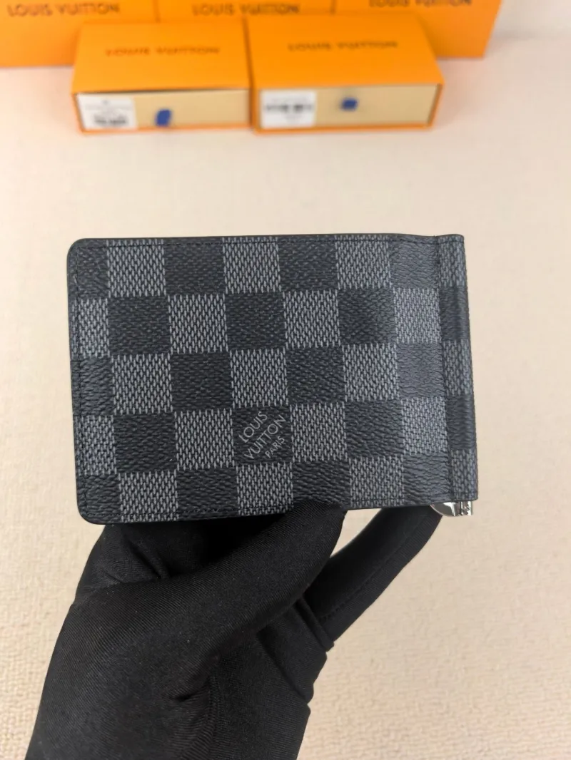 Alternative view of LV Wallets-165