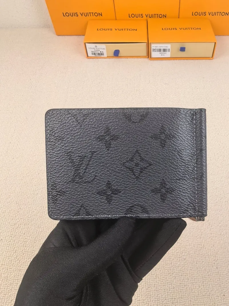 Alternative view of LV Wallets-167