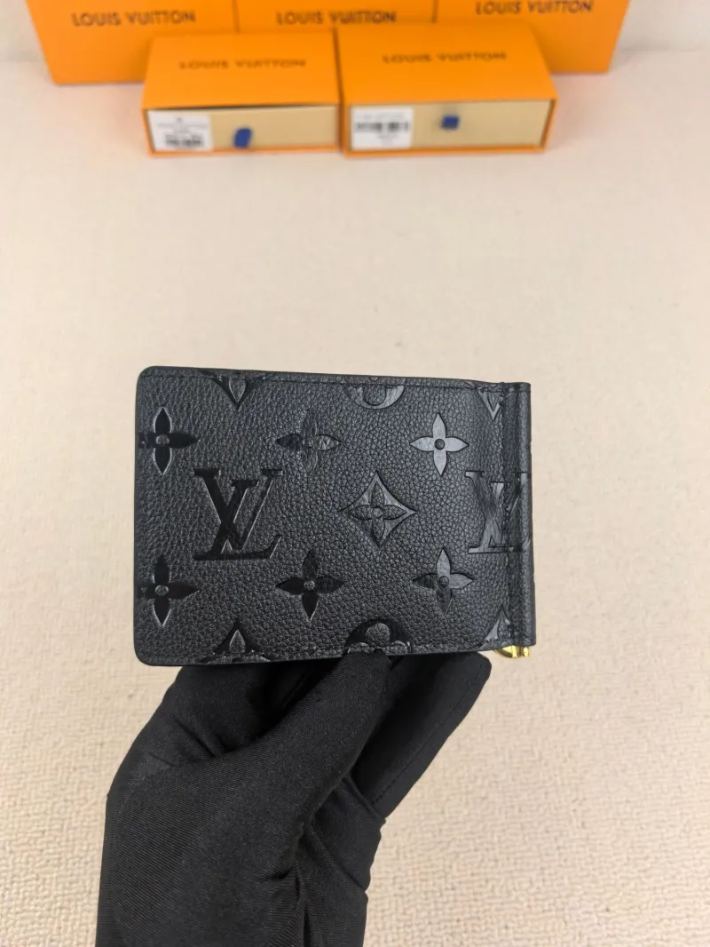 Alternative view of LV Wallets-170