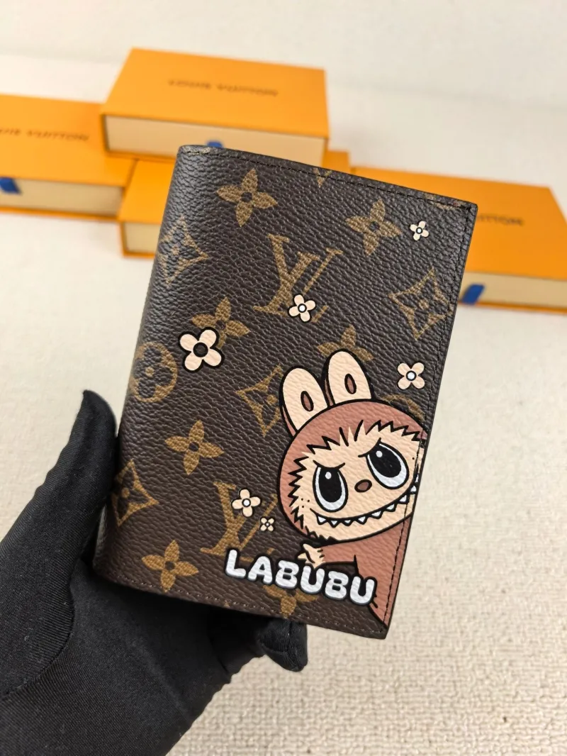 LV Wallets-174