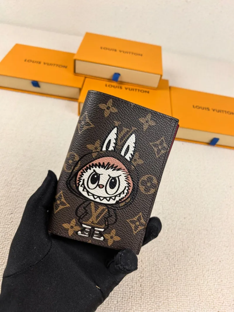 LV Wallets-175