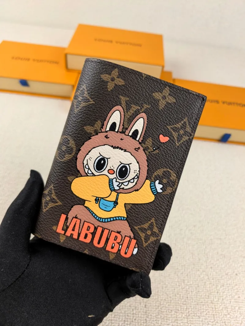 LV Wallets-176