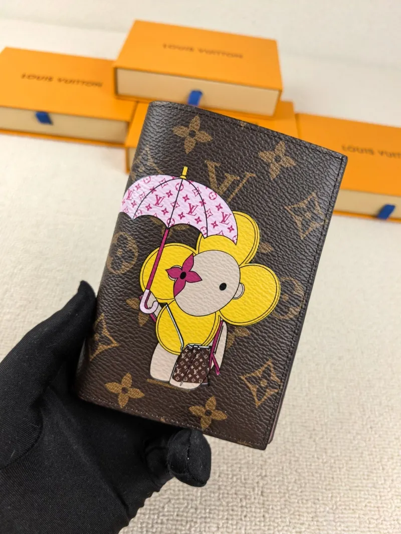 LV Wallets-180