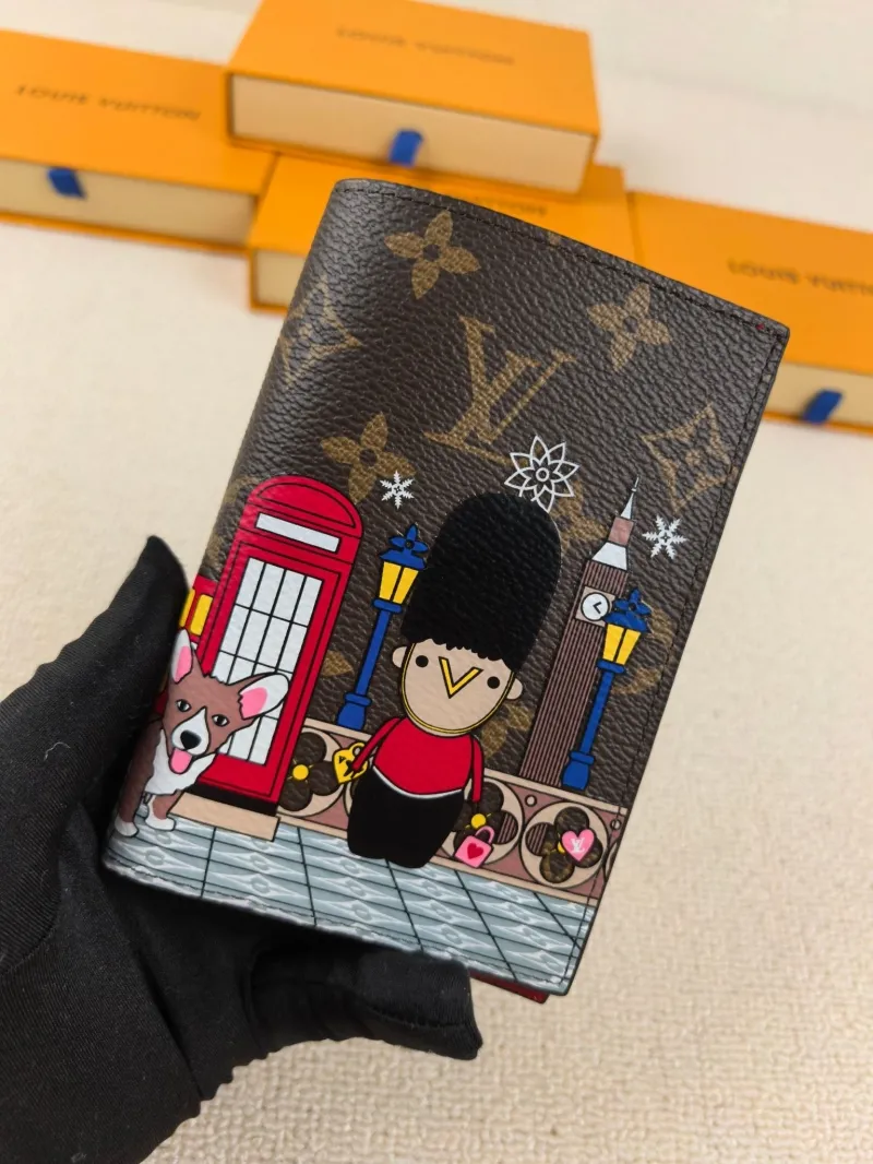 LV Wallets-181