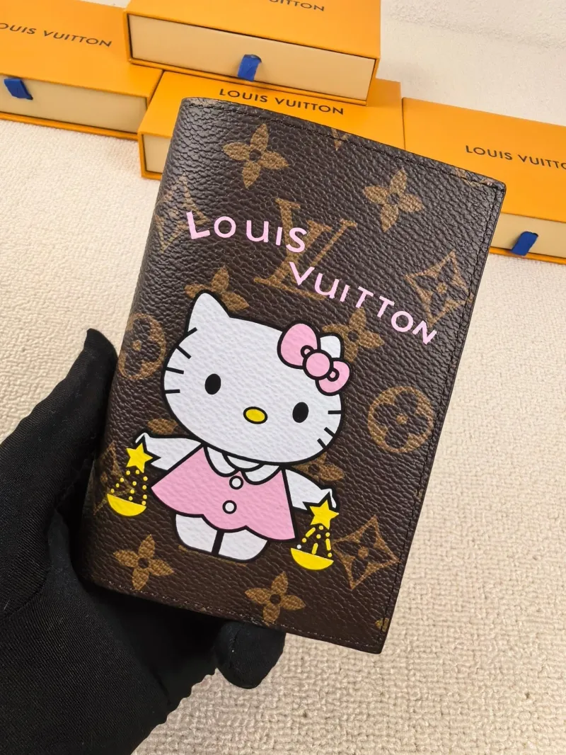 LV Wallets-182