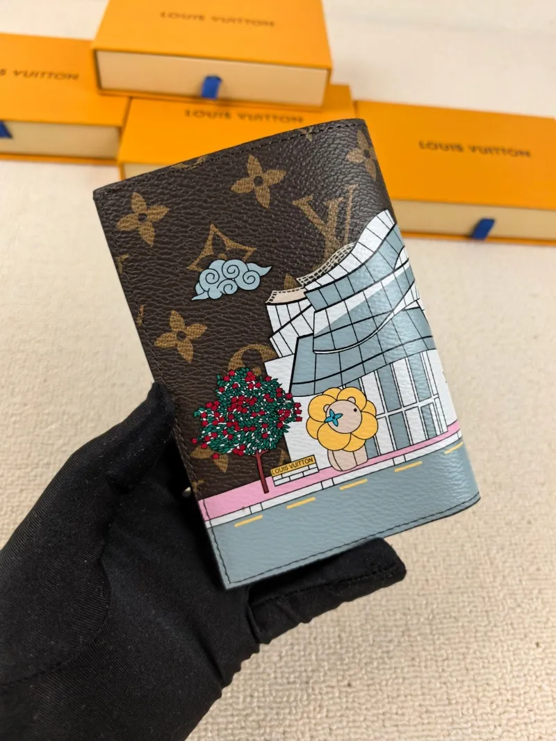 Alternative view of LV Wallets-184