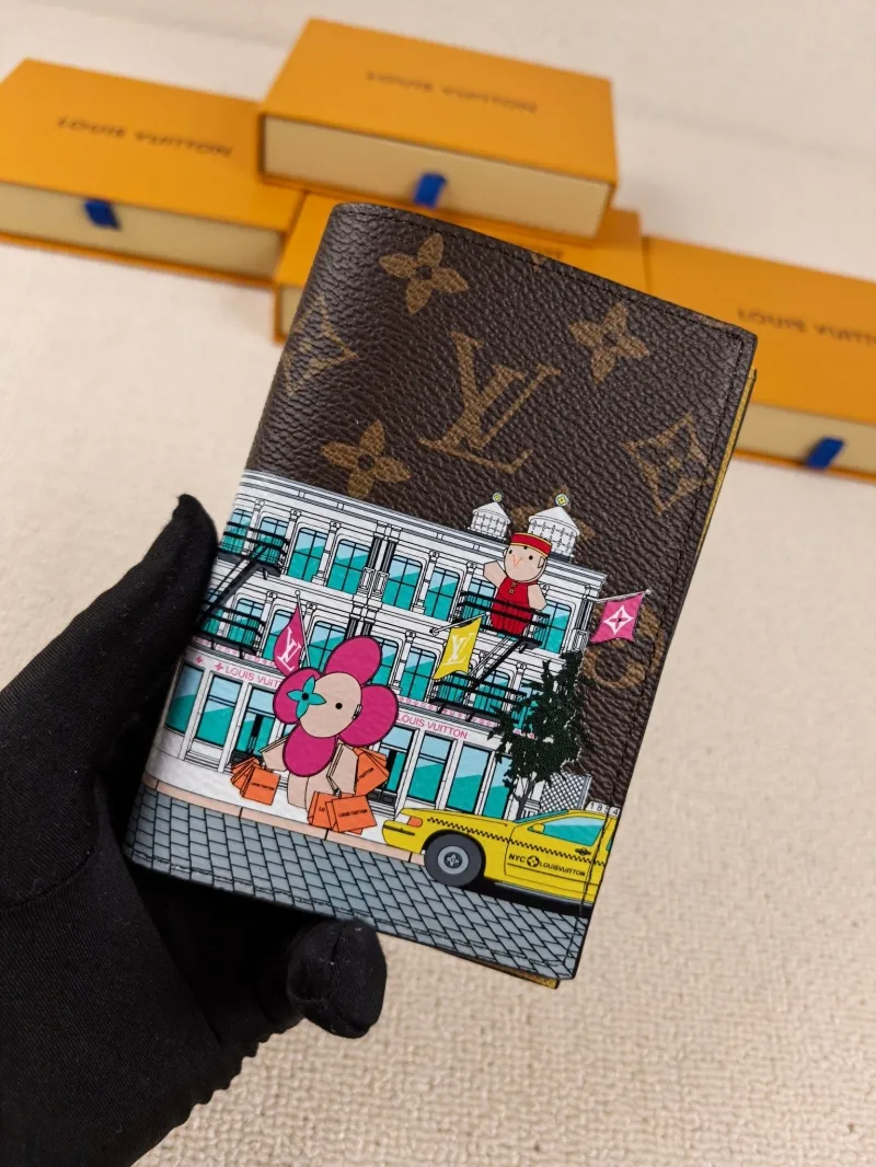 LV Wallets-185