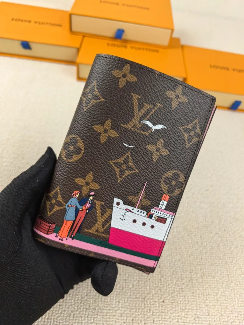 LV Wallets-189
