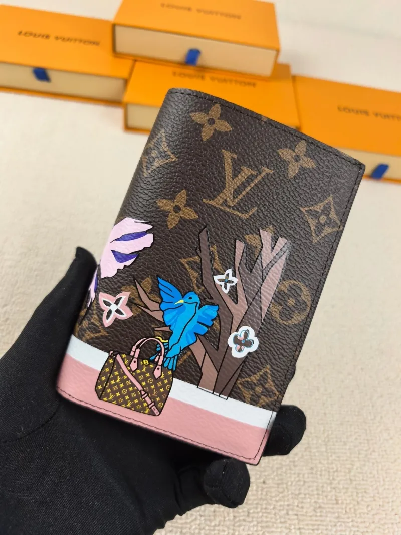 LV Wallets-192