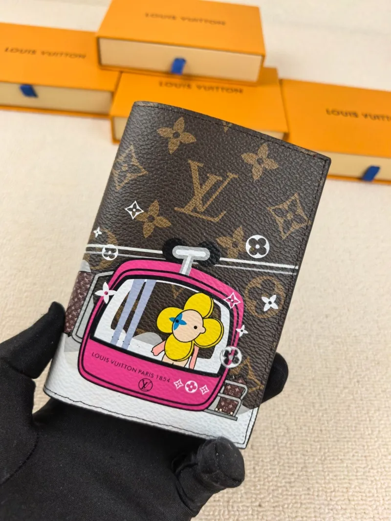LV Wallets-196