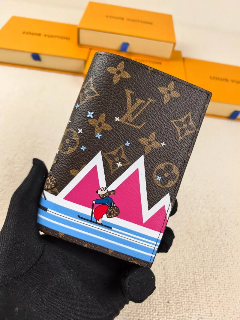 LV Wallets-198