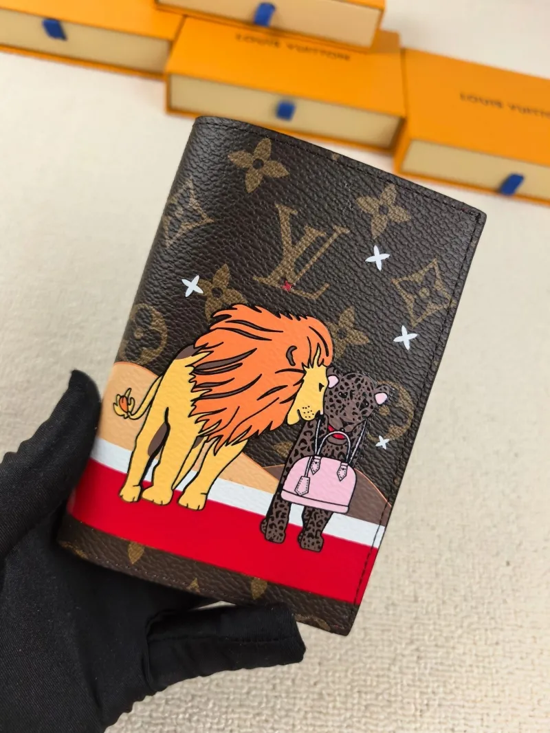 LV Wallets-199