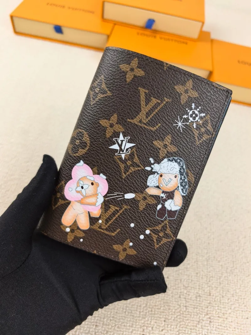 LV Wallets-200