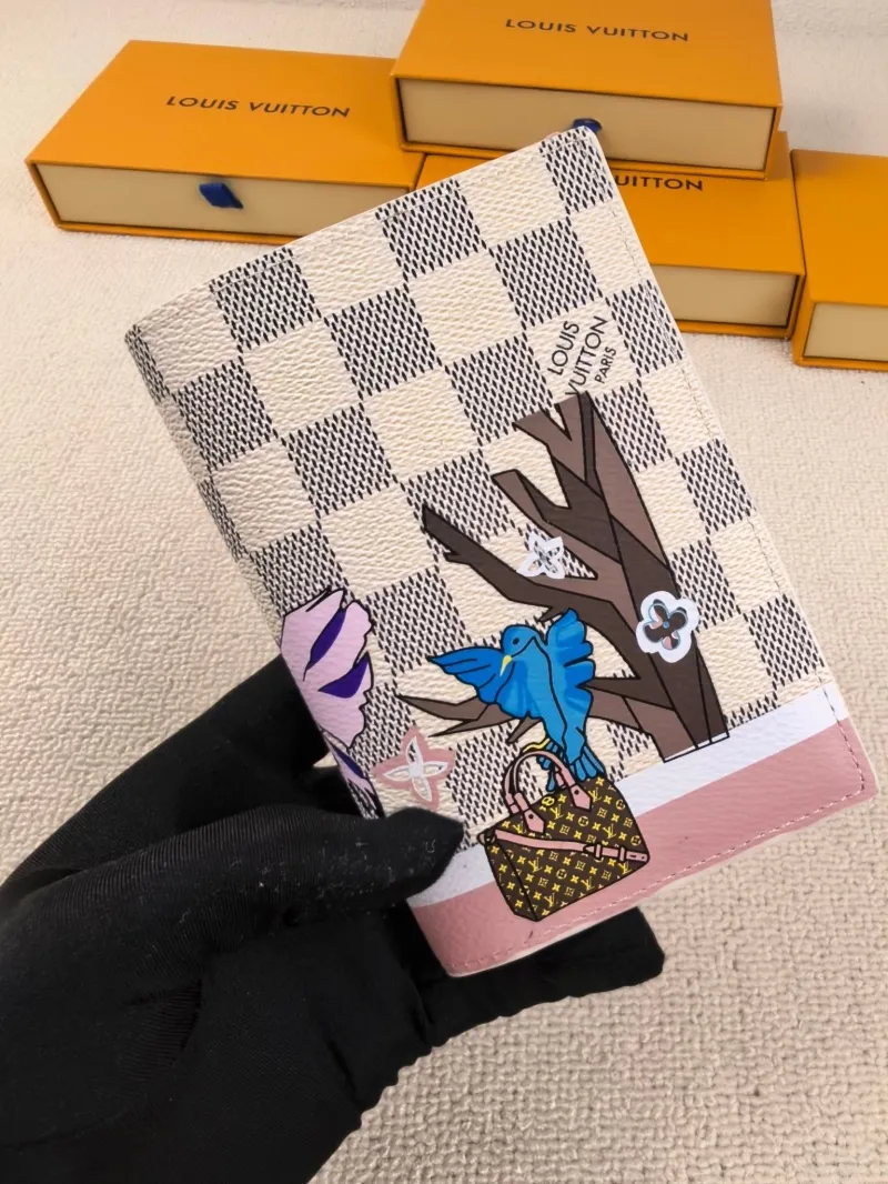 LV Wallets-207