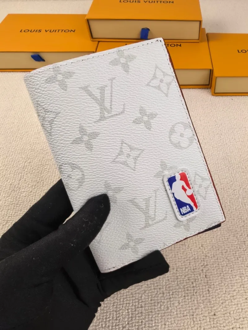 LV Wallets-209